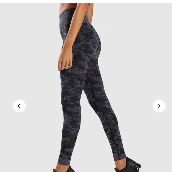 Gymshark Seamless high waist camo leggings. Size small - Picture 3 of 10